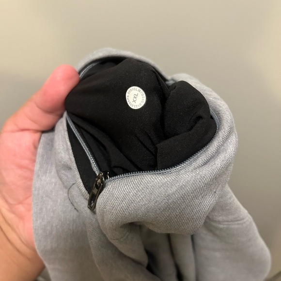 Men's Gray Lululemon Shorts - Picture 4 of 4